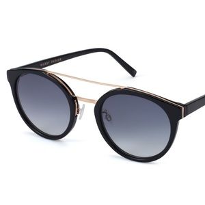 Woman’s Warby Parker “ Laney “ beautiful